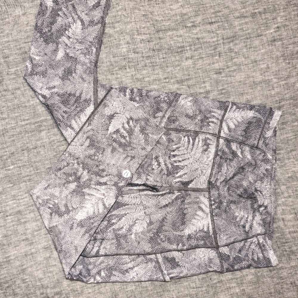 Lululemon Fast and Free crop, size 4